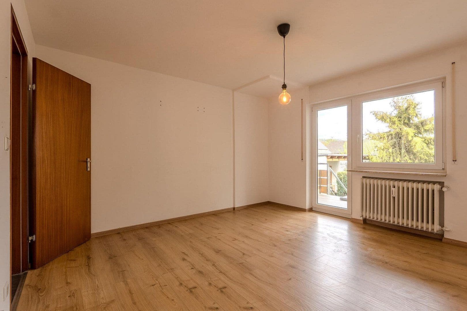 Prenájom bytu 2-izbový 65 m², Grüner Weg 33, Reutlingen, Bádensko-Wurttembersko Prenájom bytu 2-izbový 65 m², Grüner Weg 33, Reutlingen, Bádensko-Wurttembersko