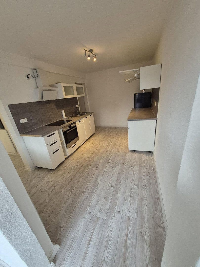 Prenájom bytu 3-izbový 60 m², Gymnasiumstr. 81, Pforzheim, Bádensko-Wurttembersko Prenájom bytu 3-izbový 60 m², Gymnasiumstr. 81, Pforzheim, Bádensko-Wurttembersko