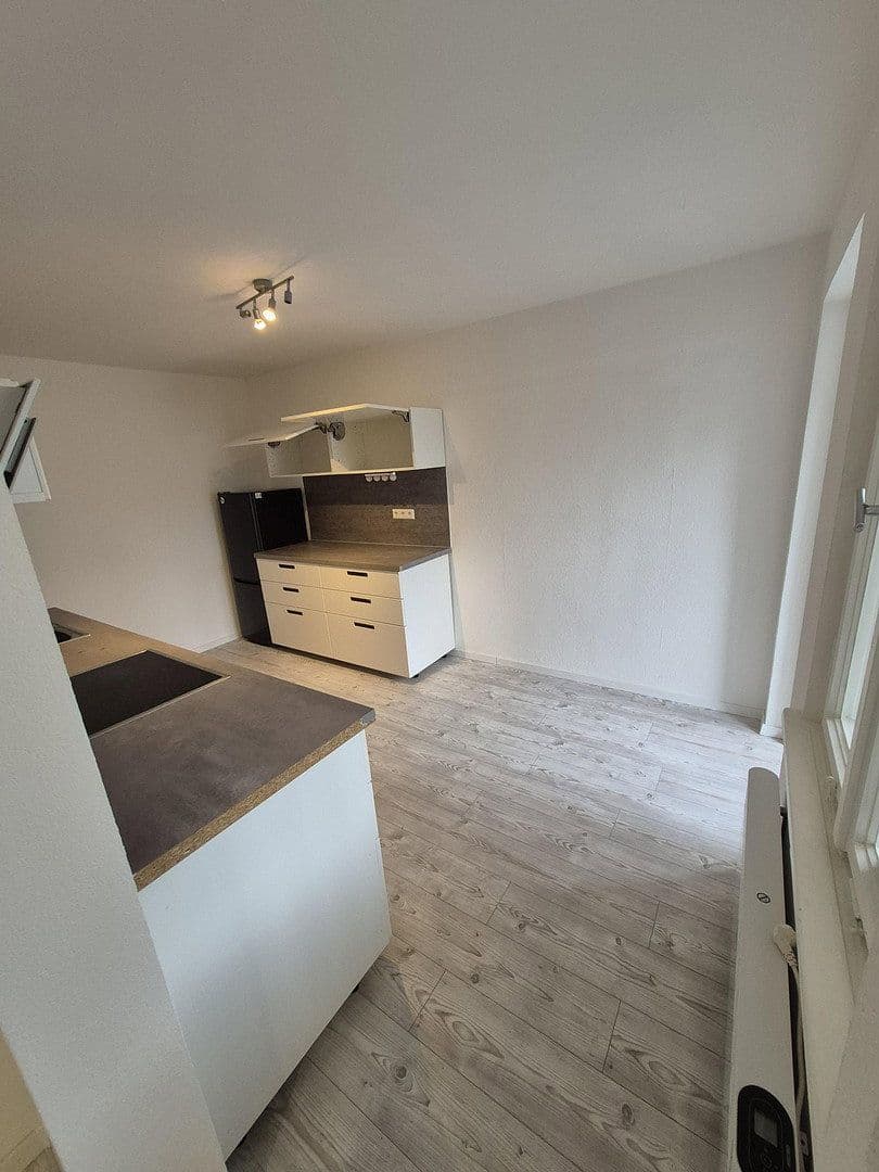 Prenájom bytu 3-izbový 60 m², Gymnasiumstr. 81, Pforzheim, Bádensko-Wurttembersko Prenájom bytu 3-izbový 60 m², Gymnasiumstr. 81, Pforzheim, Bádensko-Wurttembersko