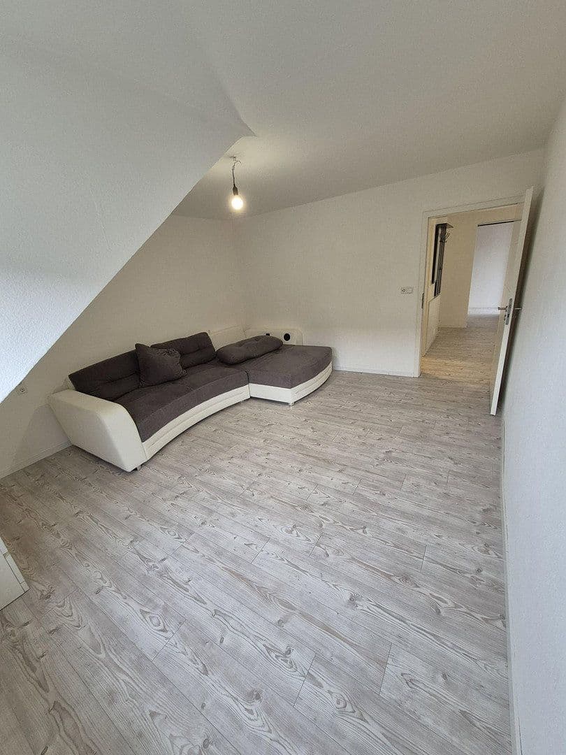 Prenájom bytu 3-izbový 60 m², Gymnasiumstr. 81, Pforzheim, Bádensko-Wurttembersko Prenájom bytu 3-izbový 60 m², Gymnasiumstr. 81, Pforzheim, Bádensko-Wurttembersko