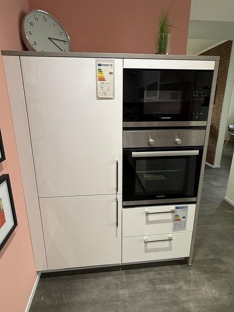 Prenájom bytu 3-izbový 91 m², Schloß Holte-Stukenbrock, Severné Porýnie - Westfálsko Prenájom bytu 3-izbový 91 m², Schloß Holte-Stukenbrock, Severné Porýnie - Westfálsko