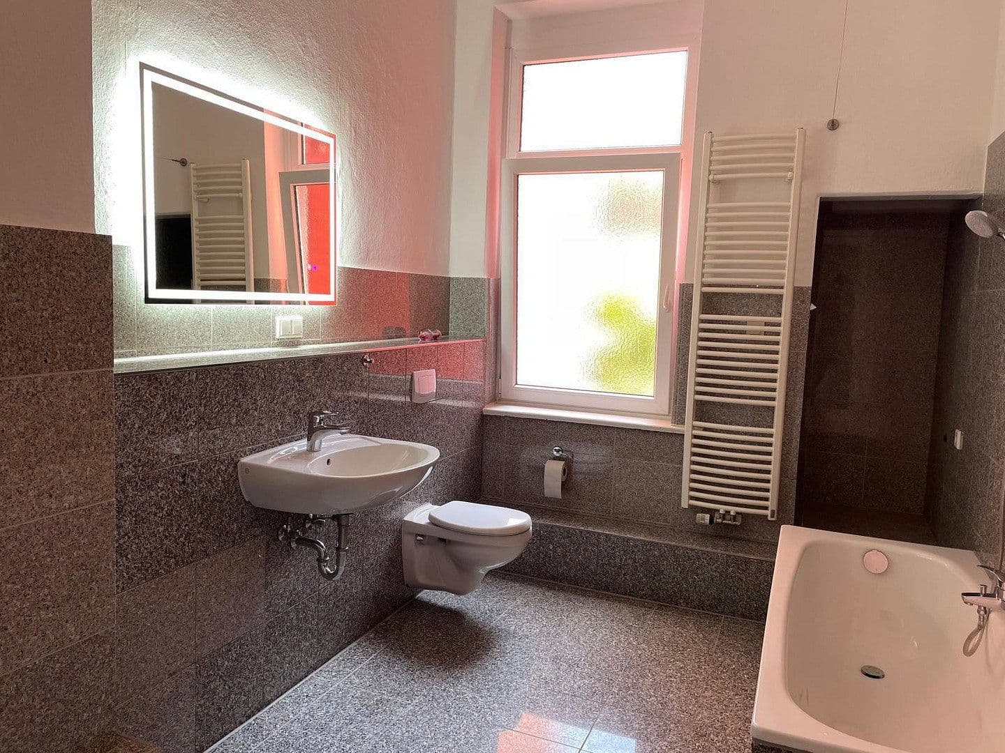 Prenájom bytu 3-izbový 79 m², Hahnenstraße 9, Hannover, Dolné Sasko Prenájom bytu 3-izbový 79 m², Hahnenstraße 9, Hannover, Dolné Sasko