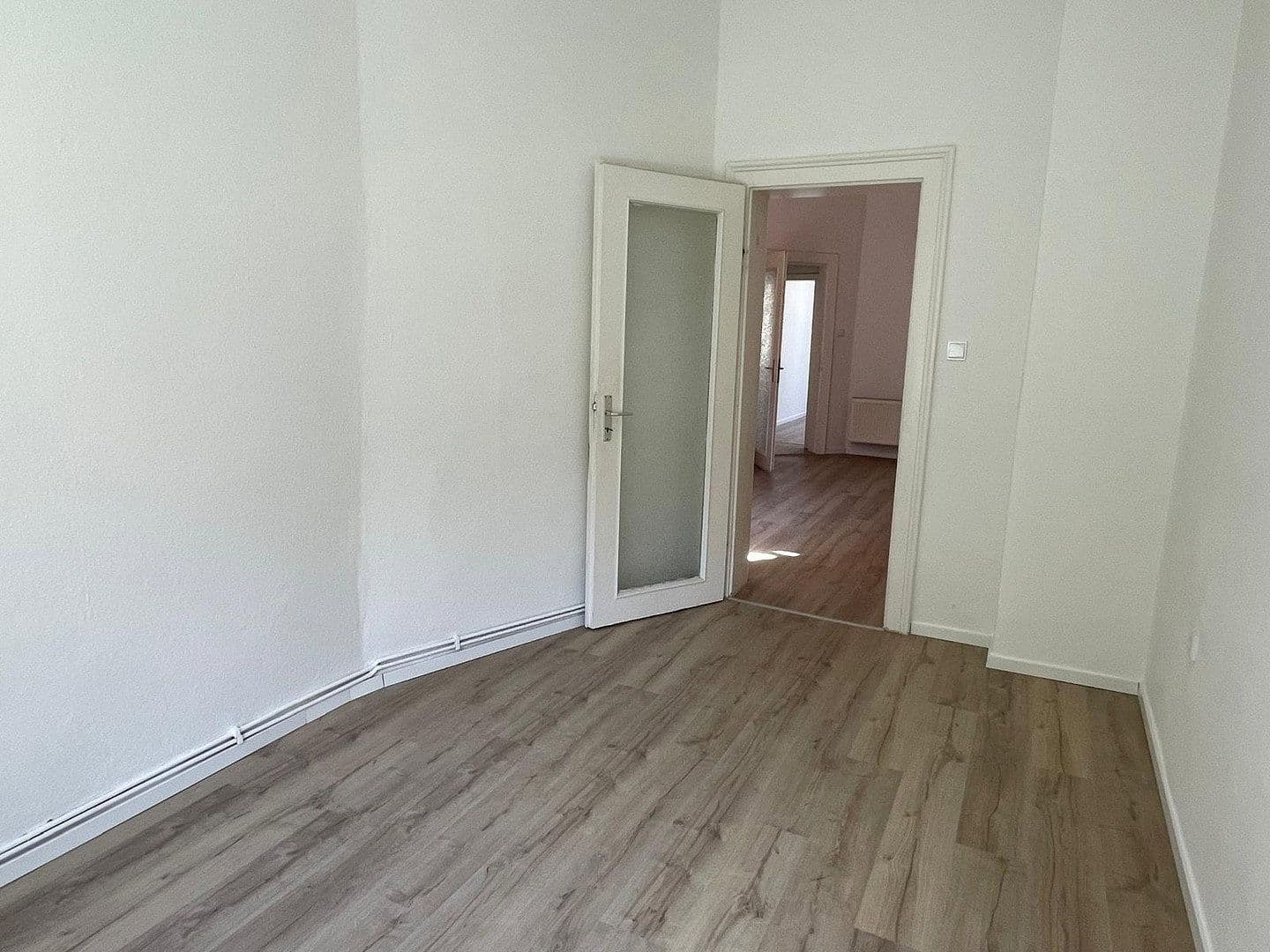 Prenájom bytu 3-izbový 79 m², Hahnenstraße 9, Hannover, Dolné Sasko Prenájom bytu 3-izbový 79 m², Hahnenstraße 9, Hannover, Dolné Sasko