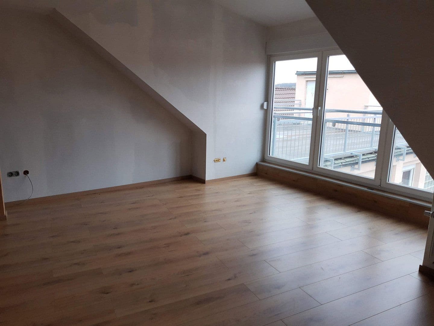 Prenájom bytu 4-izbový 170 m², Ochsenfurt, Bavorsko Prenájom bytu 4-izbový 170 m², Ochsenfurt, Bavorsko