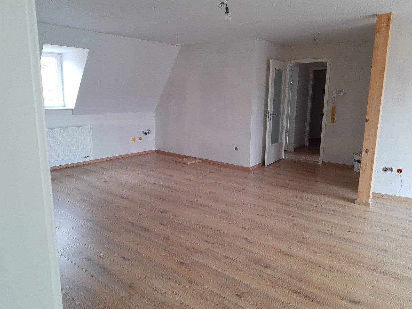 Prenájom bytu 4-izbový 170 m², Ochsenfurt, Bavorsko Prenájom bytu 4-izbový 170 m², Ochsenfurt, Bavorsko