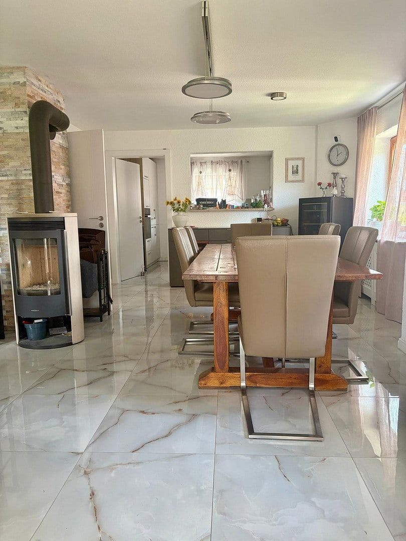 Predaj domu 150 m², pozemok 290 m², Owingen, Bádensko-Wurttembersko Predaj domu 150 m², pozemok 290 m², Owingen, Bádensko-Wurttembersko