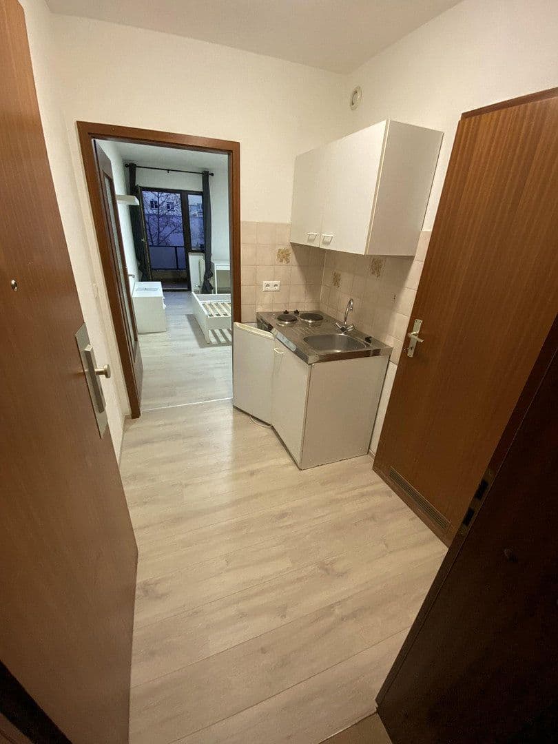 Prenájom bytu 1-izbový 24 m², L10,13, Mannheim, Bádensko-Wurttembersko Prenájom bytu 1-izbový 24 m², L10,13, Mannheim, Bádensko-Wurttembersko