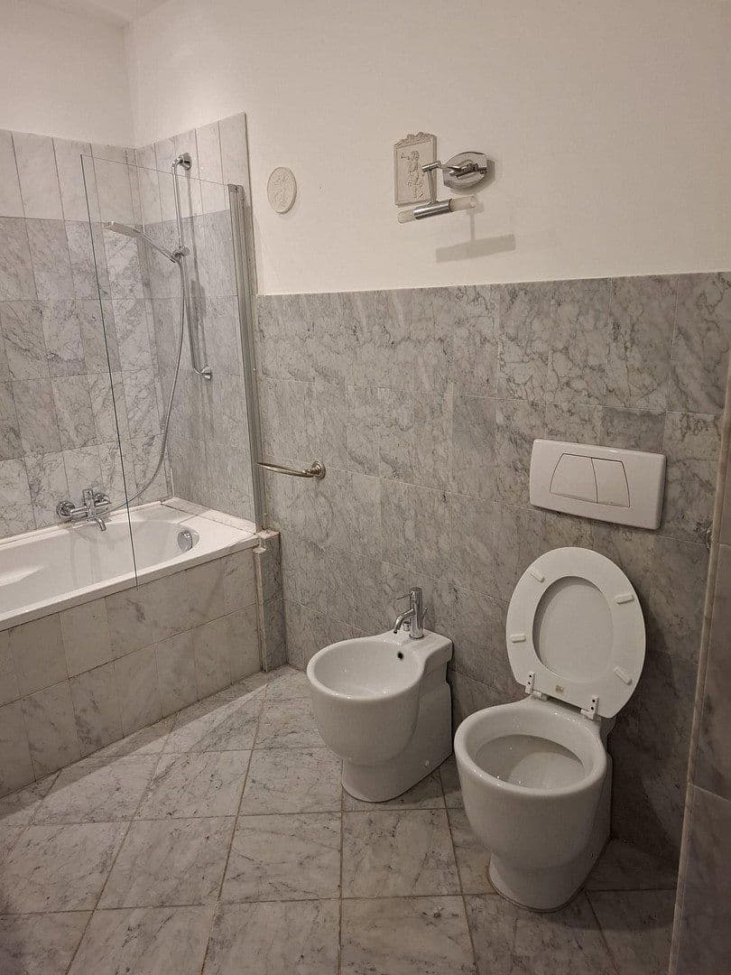 Predaj bytu 2-izbový 65 m², Stoffeler Straße 18, Düsseldorf, Severné Porýnie - Westfálsko Predaj bytu 2-izbový 65 m², Stoffeler Straße 18, Düsseldorf, Severné Porýnie - Westfálsko