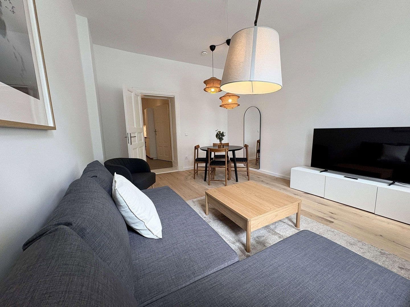 Prenájom bytu 3-izbový 80 m², Weserstraße 24, Berlin, Berlín Prenájom bytu 3-izbový 80 m², Weserstraße 24, Berlin, Berlín