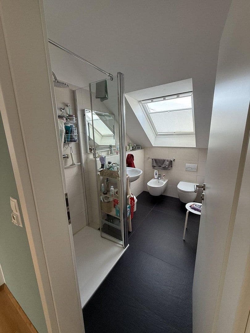 Predaj domu 184 m², pozemok 450 m², Rosbach v. d. Höhe, Hesensko Predaj domu 184 m², pozemok 450 m², Rosbach v. d. Höhe, Hesensko
