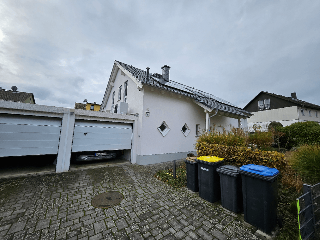 Predaj domu 184 m², pozemok 450 m², Rosbach v. d. Höhe, Hesensko Predaj domu 184 m², pozemok 450 m², Rosbach v. d. Höhe, Hesensko