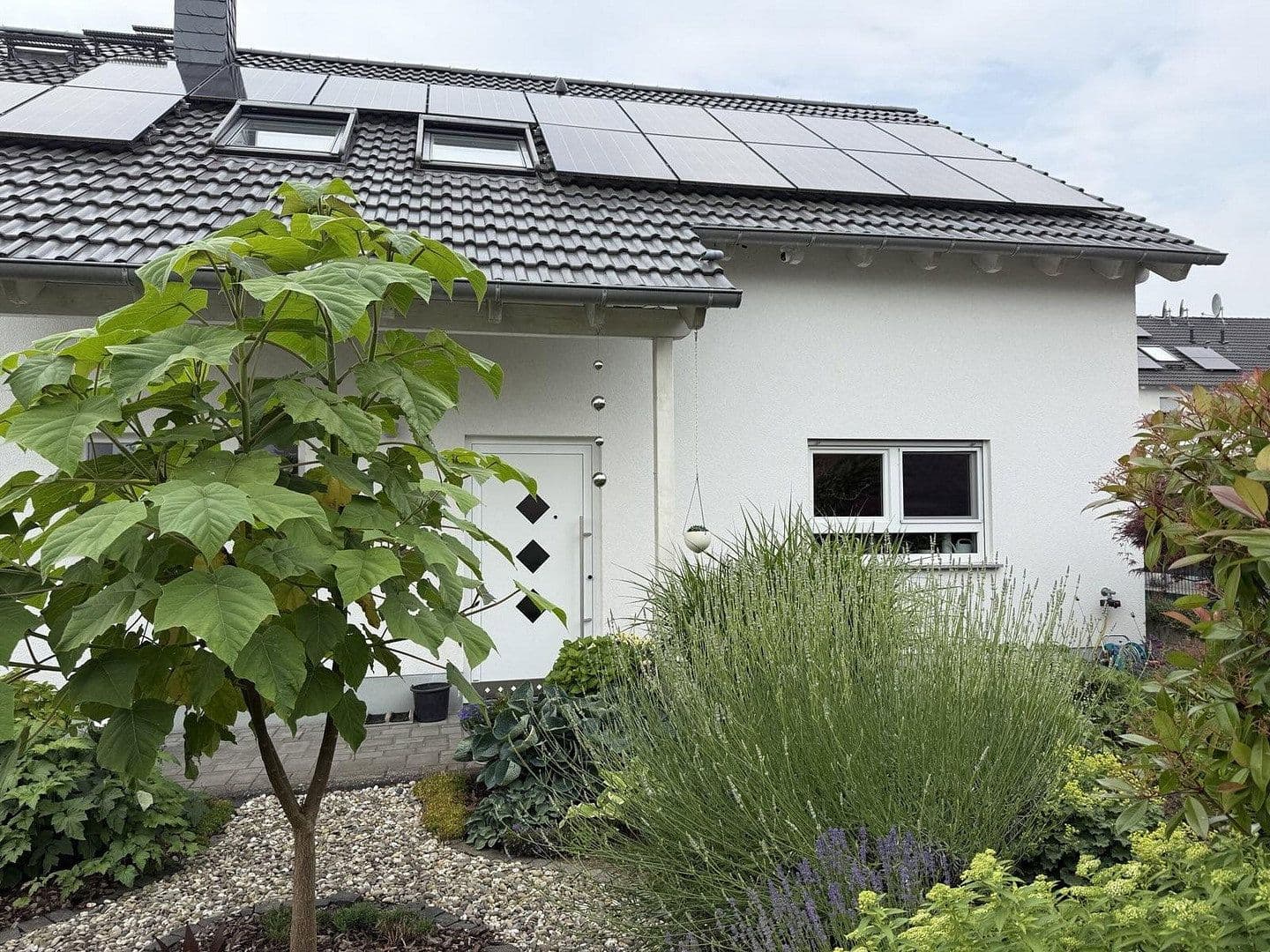 Predaj domu 184 m², pozemok 450 m², Rosbach v. d. Höhe, Hesensko Predaj domu 184 m², pozemok 450 m², Rosbach v. d. Höhe, Hesensko