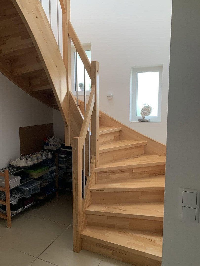 Predaj domu 184 m², pozemok 450 m², Rosbach v. d. Höhe, Hesensko Predaj domu 184 m², pozemok 450 m², Rosbach v. d. Höhe, Hesensko