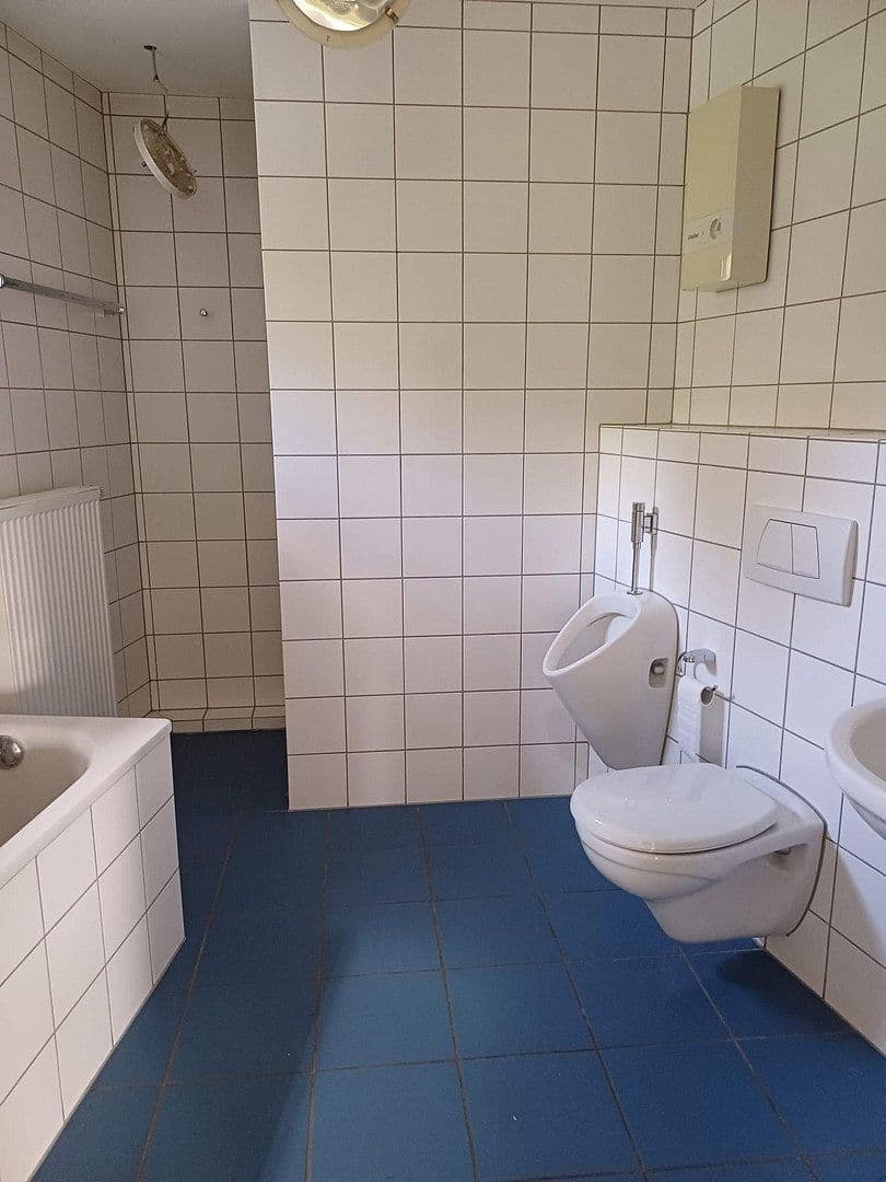 Prenájom bytu 5-izbový 190 m², Vettelschoß, Porýnie-Falcko Prenájom bytu 5-izbový 190 m², Vettelschoß, Porýnie-Falcko