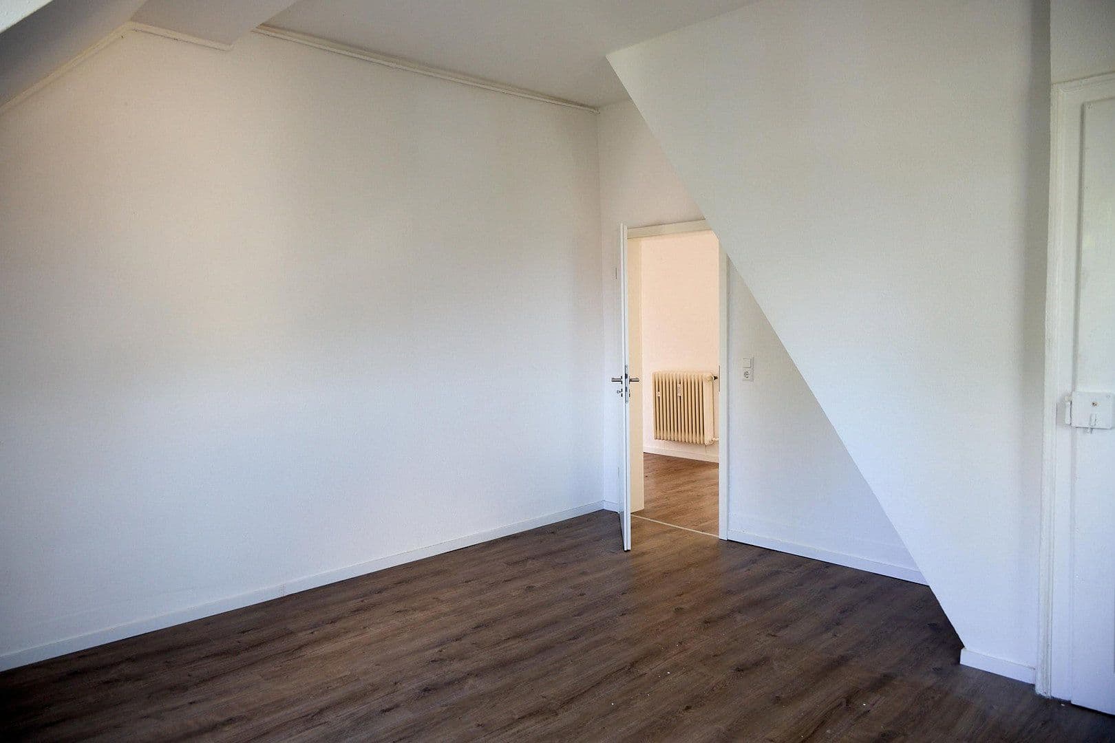 Prenájom bytu 3-izbový 95 m², Kirchheim unter Teck, Bádensko-Wurttembersko Prenájom bytu 3-izbový 95 m², Kirchheim unter Teck, Bádensko-Wurttembersko