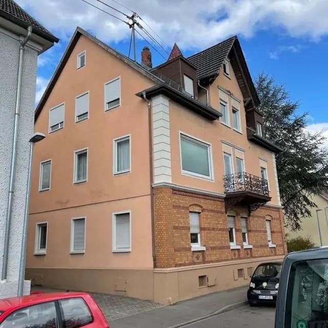 Prenájom bytu 3-izbový 95 m², Kirchheim unter Teck, Bádensko-Wurttembersko Prenájom bytu 3-izbový 95 m², Kirchheim unter Teck, Bádensko-Wurttembersko