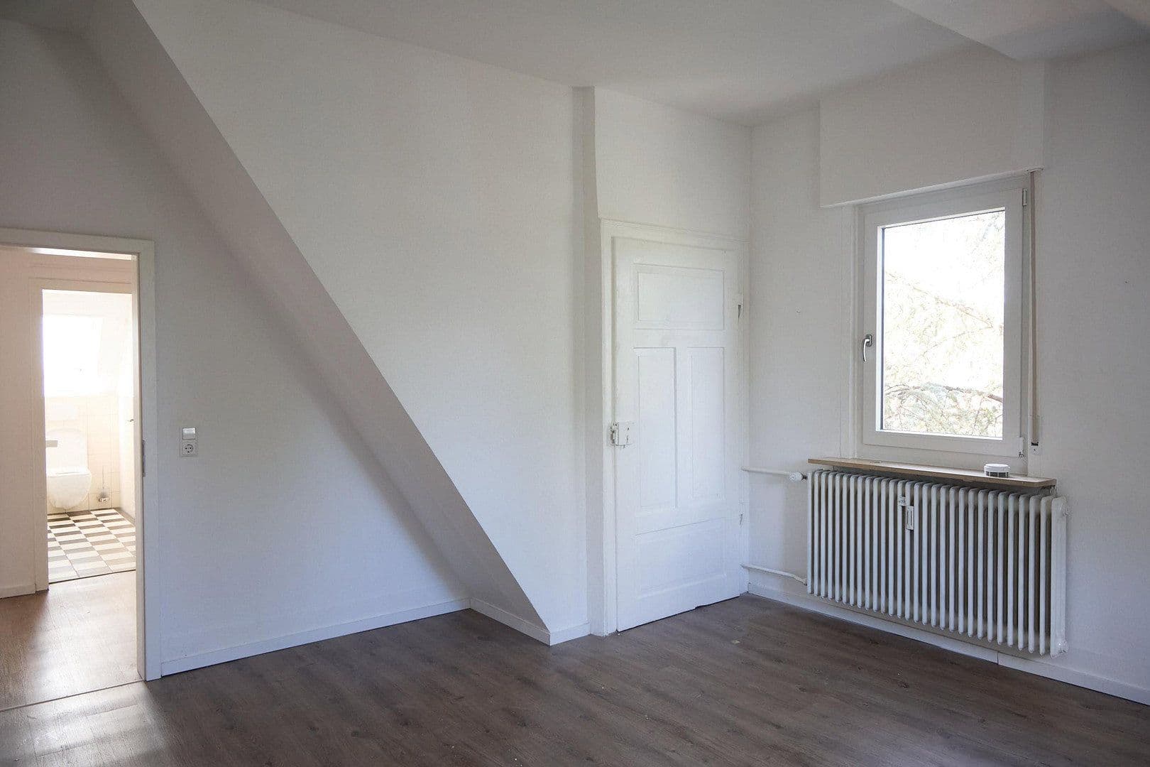 Prenájom bytu 3-izbový 95 m², Kirchheim unter Teck, Bádensko-Wurttembersko Prenájom bytu 3-izbový 95 m², Kirchheim unter Teck, Bádensko-Wurttembersko