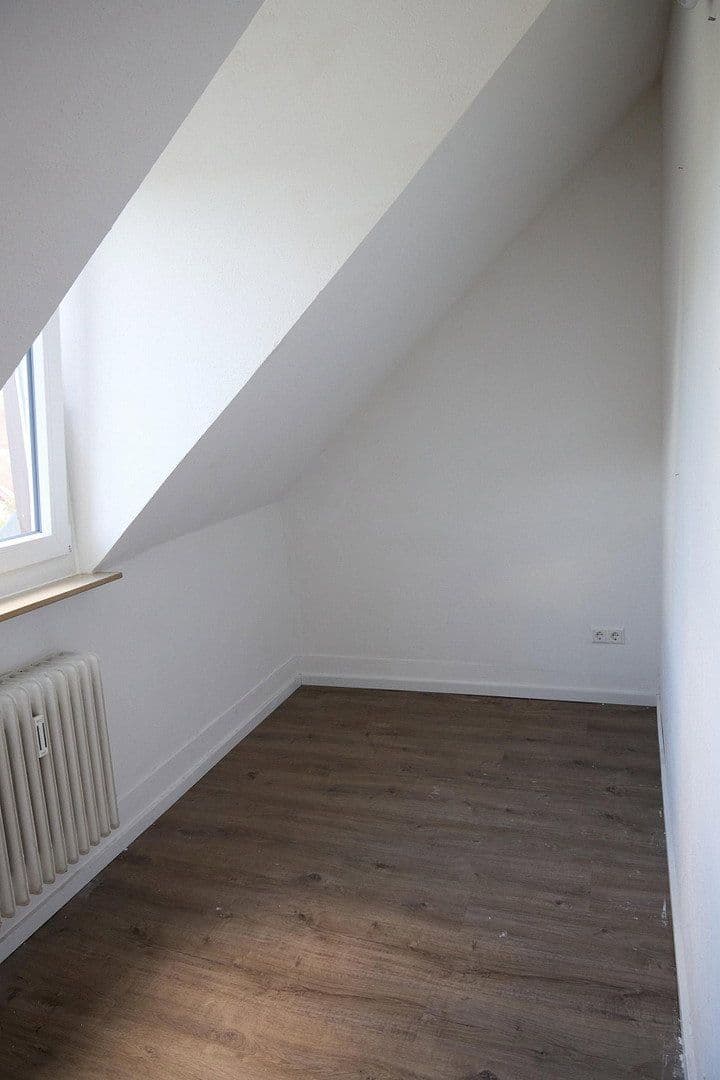 Prenájom bytu 3-izbový 95 m², Kirchheim unter Teck, Bádensko-Wurttembersko Prenájom bytu 3-izbový 95 m², Kirchheim unter Teck, Bádensko-Wurttembersko