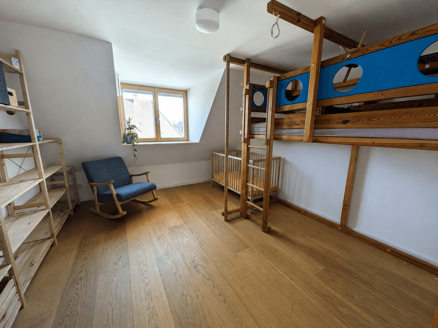 Predaj domu 178 m², pozemok 595 m², Landshut, Bavorsko Predaj domu 178 m², pozemok 595 m², Landshut, Bavorsko