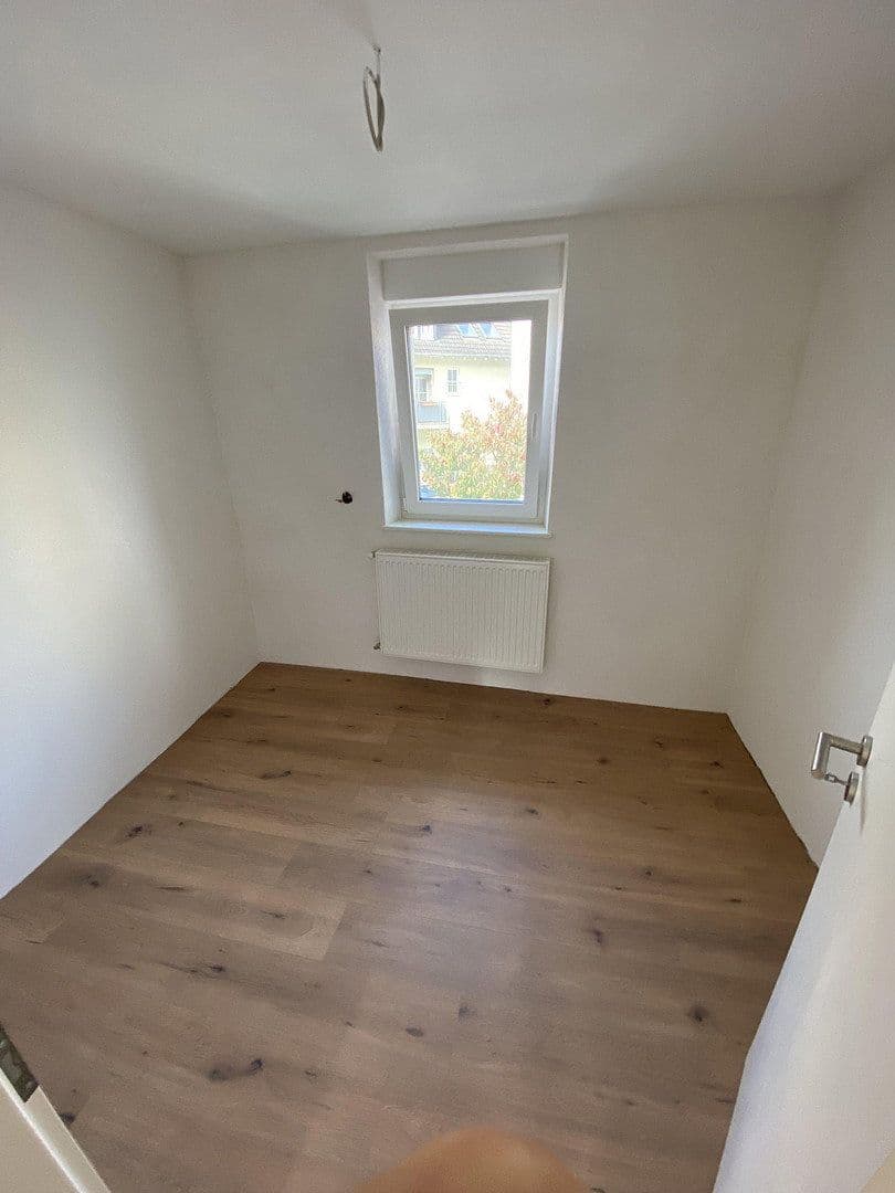 Predaj domu 130 m², pozemok 88 m², Schloßstraße 5, Stromberg, Porýnie-Falcko Predaj domu 130 m², pozemok 88 m², Schloßstraße 5, Stromberg, Porýnie-Falcko