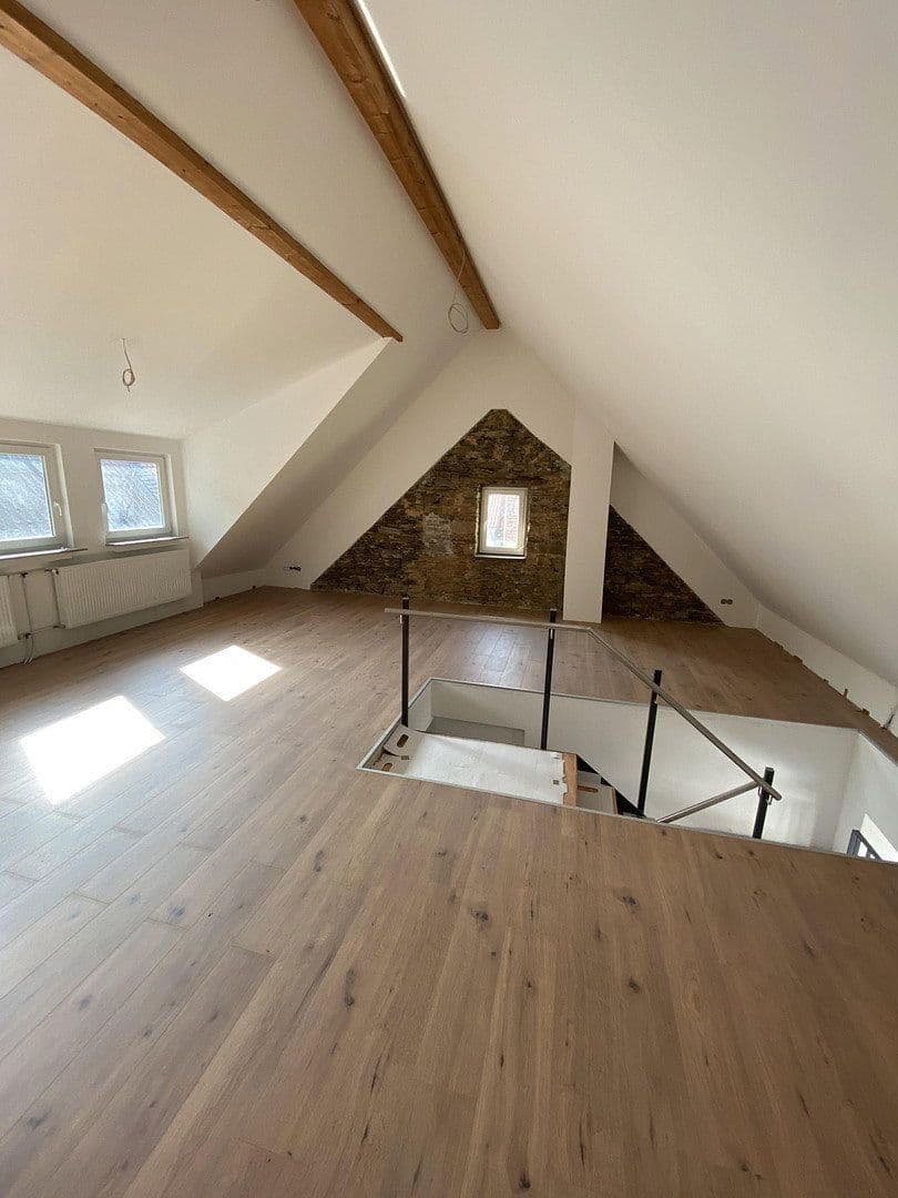 Predaj domu 130 m², pozemok 88 m², Schloßstraße 5, Stromberg, Porýnie-Falcko Predaj domu 130 m², pozemok 88 m², Schloßstraße 5, Stromberg, Porýnie-Falcko