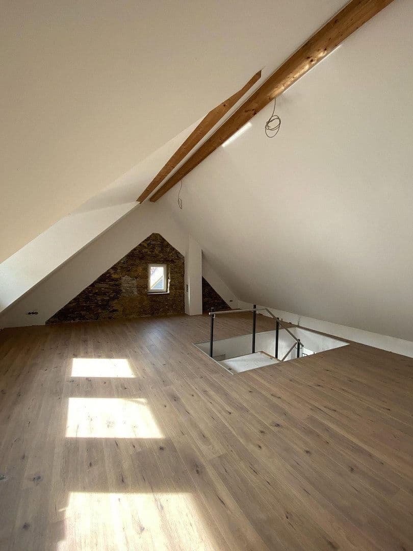 Predaj domu 130 m², pozemok 88 m², Schloßstraße 5, Stromberg, Porýnie-Falcko Predaj domu 130 m², pozemok 88 m², Schloßstraße 5, Stromberg, Porýnie-Falcko