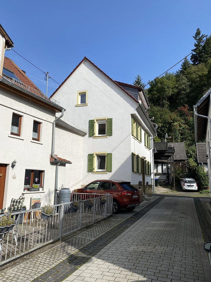 Predaj domu 130 m², pozemok 88 m², Schloßstraße 5, Stromberg, Porýnie-Falcko Predaj domu 130 m², pozemok 88 m², Schloßstraße 5, Stromberg, Porýnie-Falcko