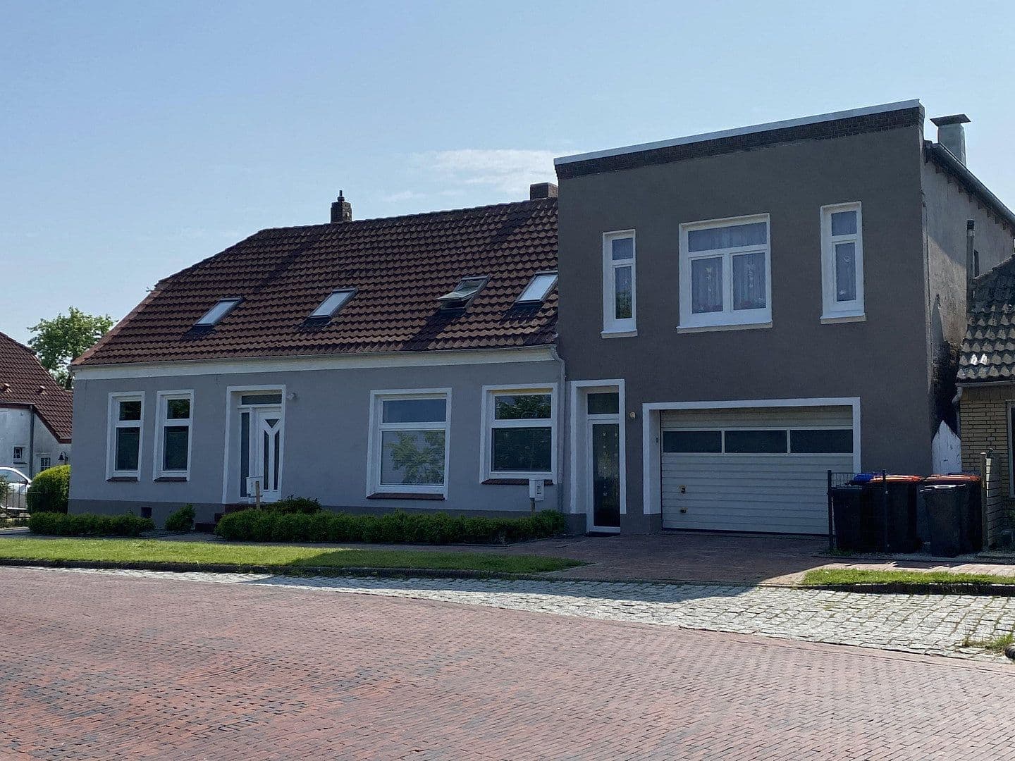 Predaj domu 206 m², pozemok 320 m², Lange Straße 3 - 5, Wangerland, Dolné Sasko Predaj domu 206 m², pozemok 320 m², Lange Straße 3 - 5, Wangerland, Dolné Sasko