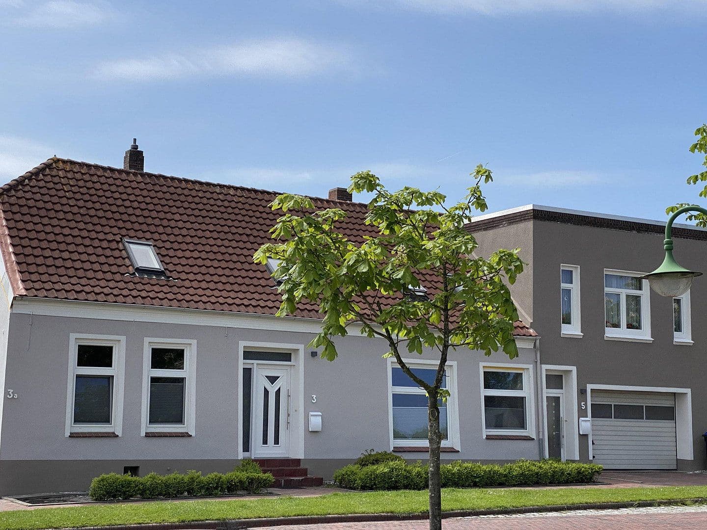 Predaj domu 206 m², pozemok 320 m², Lange Straße 3 - 5, Wangerland, Dolné Sasko Predaj domu 206 m², pozemok 320 m², Lange Straße 3 - 5, Wangerland, Dolné Sasko