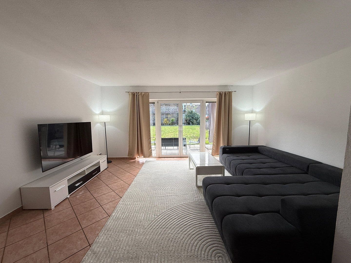 Predaj domu 155 m², pozemok 200 m², hauptstr 114a, Oestrich-Winkel, Hesensko Predaj domu 155 m², pozemok 200 m², hauptstr 114a, Oestrich-Winkel, Hesensko