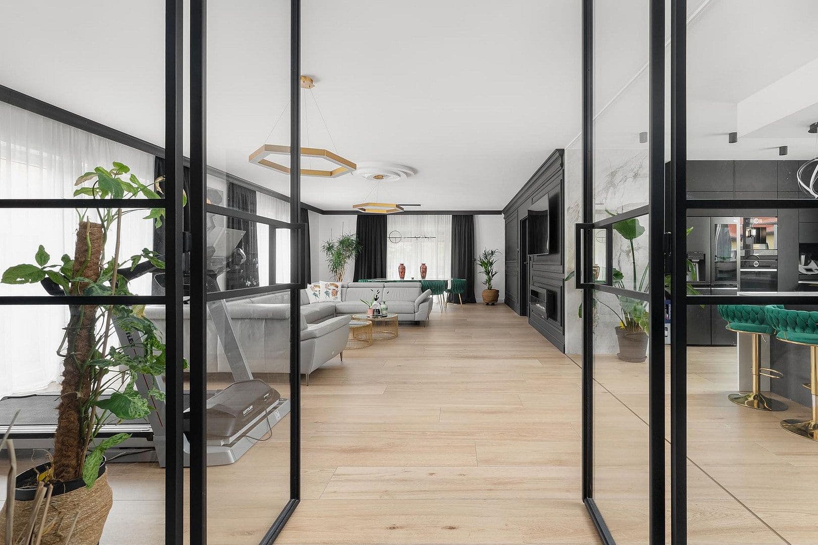 Predaj domu 391 m², pozemok 991 m², Dorfstrasse 10, Berlin, Berlín Predaj domu 391 m², pozemok 991 m², Dorfstrasse 10, Berlin, Berlín