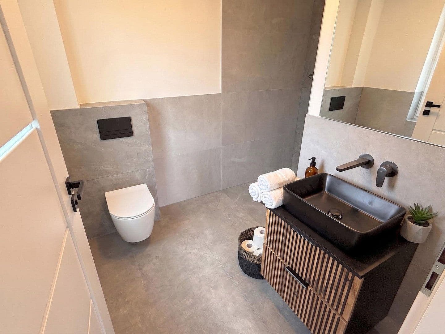 Prenájom domu 185 m², pozemok 460 m², Rurberger Straße 30, Simmerath, Severné Porýnie - Westfálsko Prenájom domu 185 m², pozemok 460 m², Rurberger Straße 30, Simmerath, Severné Porýnie - Westfálsko