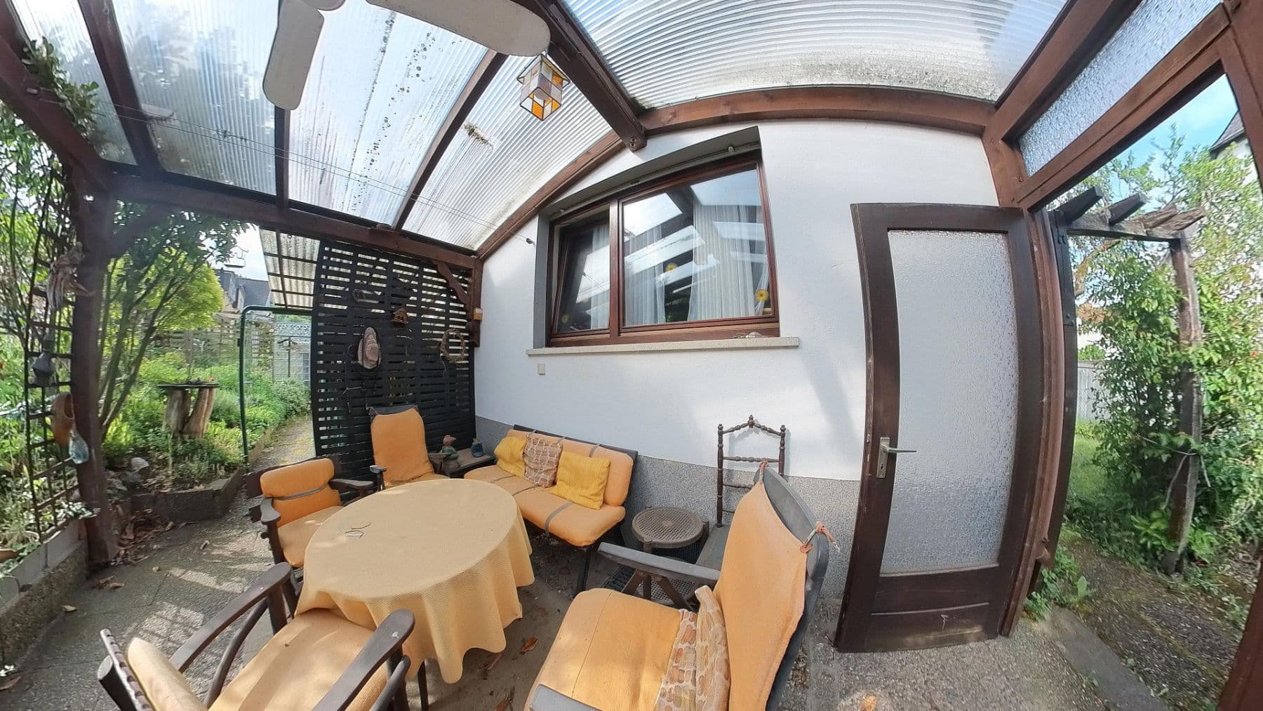 Predaj domu 95 m², pozemok 390 m², Herborn, Hesensko Predaj domu 95 m², pozemok 390 m², Herborn, Hesensko