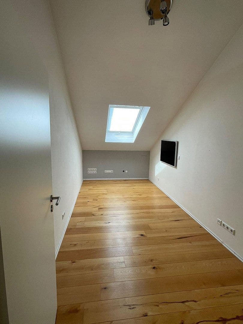 Predaj domu 200 m², pozemok 177 m², Affalterbacher Straße 16, Remseck am Neckar, Bádensko-Wurttembersko Predaj domu 200 m², pozemok 177 m², Affalterbacher Straße 16, Remseck am Neckar, Bádensko-Wurttembersko