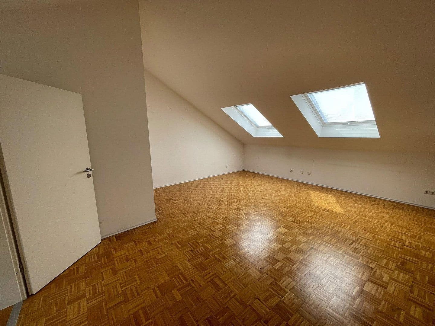 Predaj domu 200 m², pozemok 177 m², Affalterbacher Straße 16, Remseck am Neckar, Bádensko-Wurttembersko Predaj domu 200 m², pozemok 177 m², Affalterbacher Straße 16, Remseck am Neckar, Bádensko-Wurttembersko