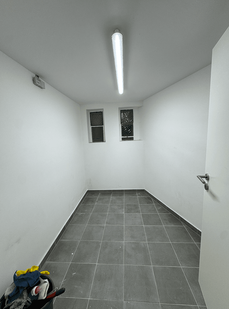Prenájom kancelárie 115 m², Baselerstrasse 17, Frankfurt, Hesensko Prenájom kancelárie 115 m², Baselerstrasse 17, Frankfurt, Hesensko