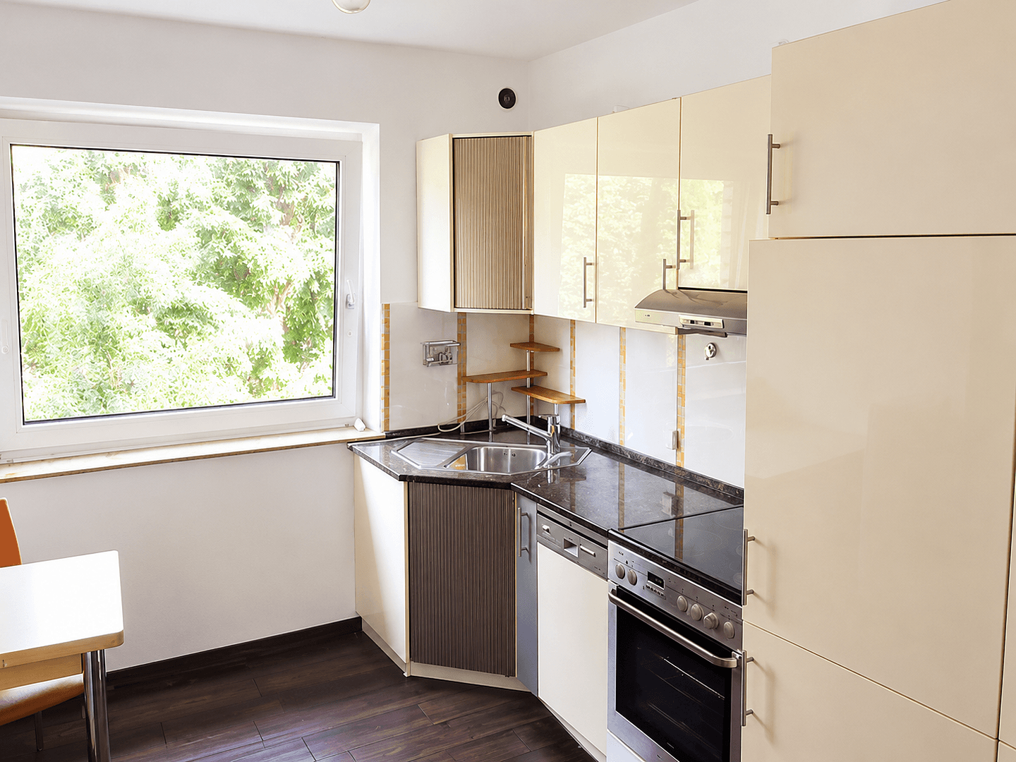 Prenájom bytu 2-izbový 70 m², Jenfelder Str. 248a, Hamburg, Hamburg Prenájom bytu 2-izbový 70 m², Jenfelder Str. 248a, Hamburg, Hamburg