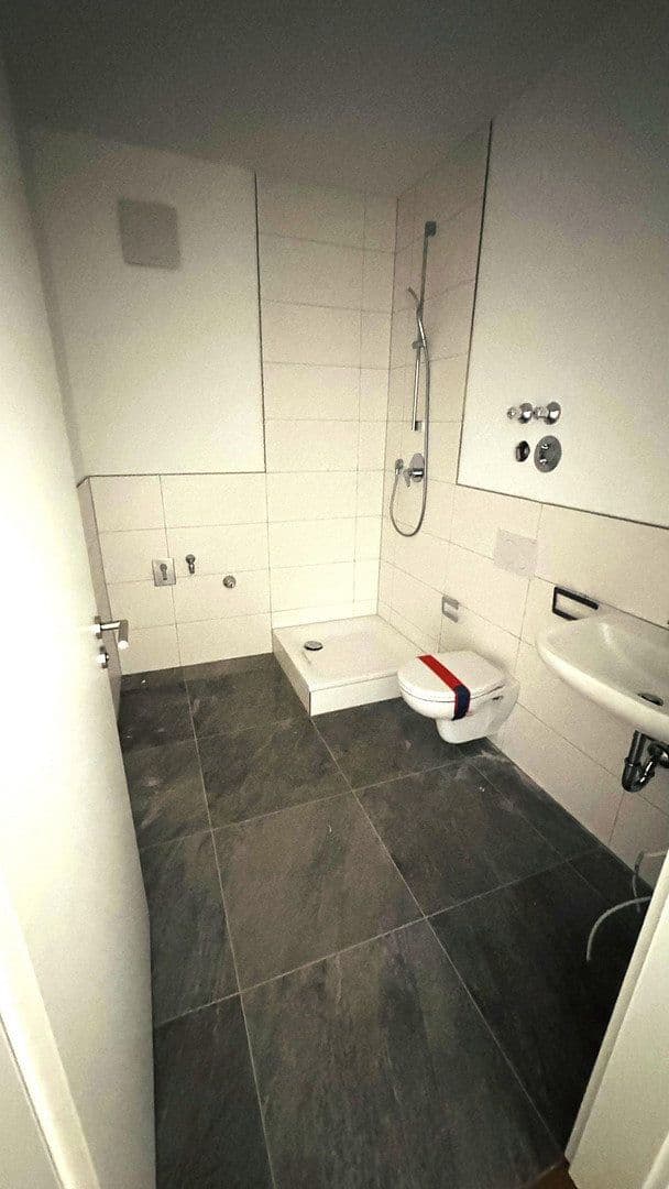 Prenájom bytu 2-izbový 75 m², Schwanthalerstr. 142, München, Bavorsko Prenájom bytu 2-izbový 75 m², Schwanthalerstr. 142, München, Bavorsko