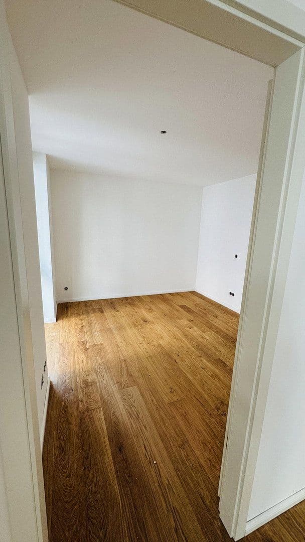 Prenájom bytu 2-izbový 75 m², Schwanthalerstr. 142, München, Bavorsko Prenájom bytu 2-izbový 75 m², Schwanthalerstr. 142, München, Bavorsko