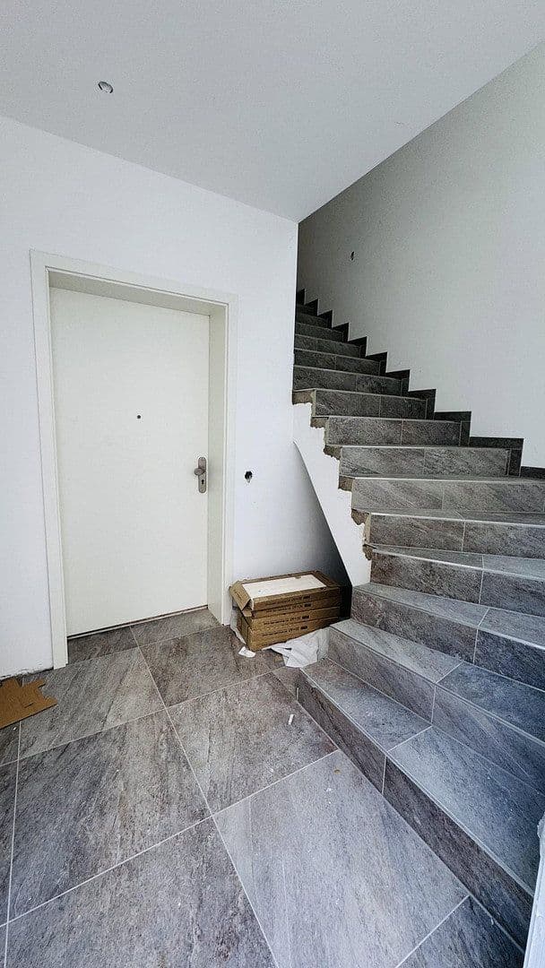 Prenájom bytu 4-izbový 125 m², Schwanthalerstr. 142, München, Bavorsko Prenájom bytu 4-izbový 125 m², Schwanthalerstr. 142, München, Bavorsko