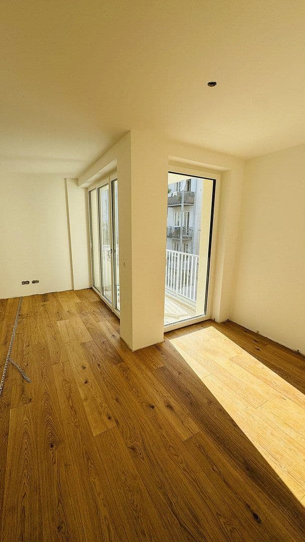 Prenájom bytu 4-izbový 125 m², Schwanthalerstr. 142, München, Bavorsko Prenájom bytu 4-izbový 125 m², Schwanthalerstr. 142, München, Bavorsko