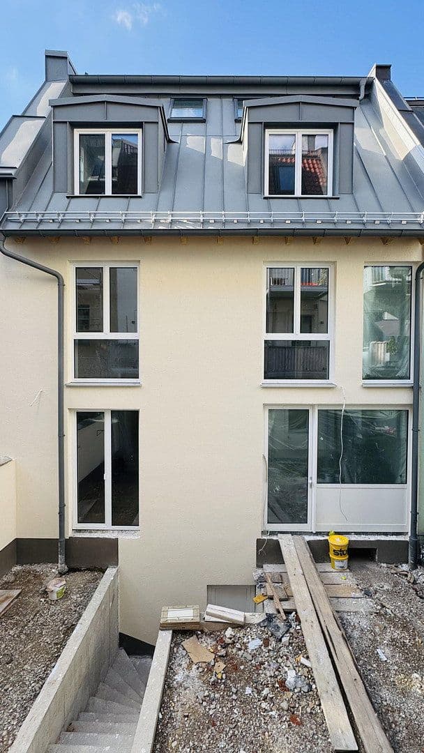 Prenájom bytu 4-izbový 125 m², Schwanthalerstr. 142, München, Bavorsko Prenájom bytu 4-izbový 125 m², Schwanthalerstr. 142, München, Bavorsko