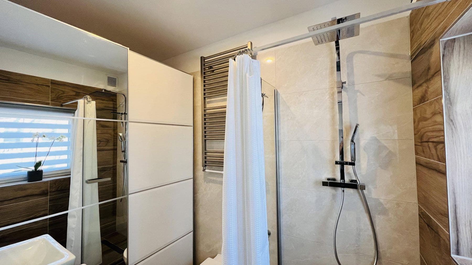 Predaj bytu 3-izbový 82 m², Berlin, Berlín Predaj bytu 3-izbový 82 m², Berlin, Berlín