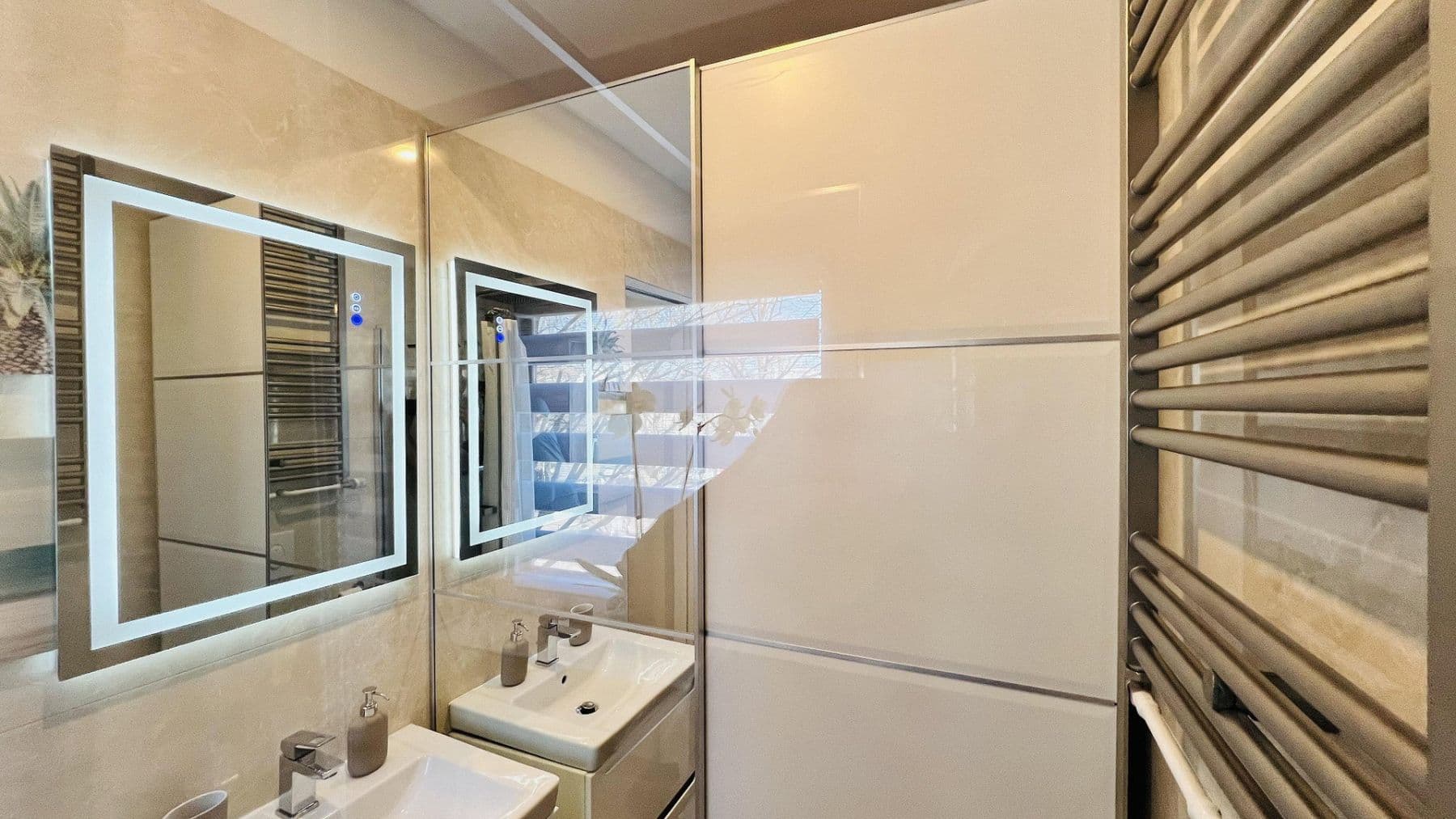 Predaj bytu 3-izbový 82 m², Berlin, Berlín Predaj bytu 3-izbový 82 m², Berlin, Berlín