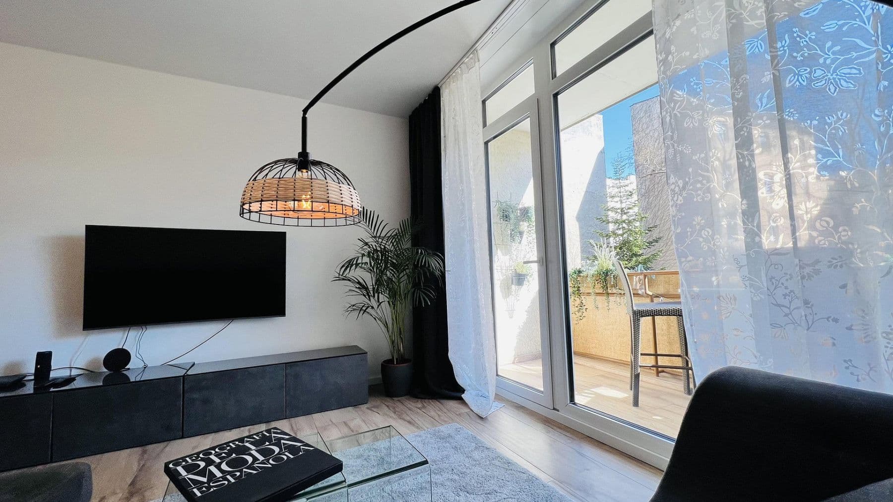 Predaj bytu 3-izbový 82 m², Berlin, Berlín Predaj bytu 3-izbový 82 m², Berlin, Berlín