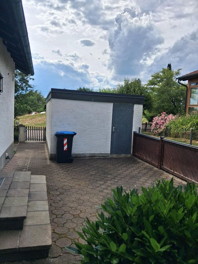 Prenájom domu 106 m², pozemok 673 m², Von-Ostrach-Straße 14, Dinkelscherben, Bavorsko Prenájom domu 106 m², pozemok 673 m², Von-Ostrach-Straße 14, Dinkelscherben, Bavorsko
