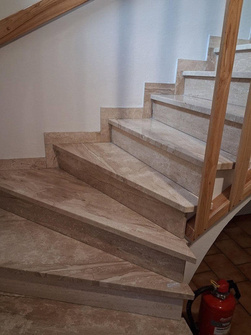 Prenájom domu 106 m², pozemok 673 m², Von-Ostrach-Straße 14, Dinkelscherben, Bavorsko Prenájom domu 106 m², pozemok 673 m², Von-Ostrach-Straße 14, Dinkelscherben, Bavorsko