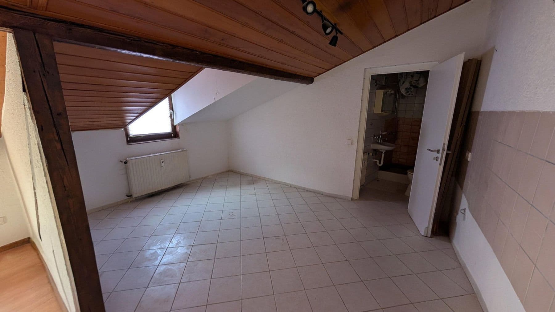 Prenájom bytu 2-izbový 63 m², Bruchsal, Bádensko-Wurttembersko Prenájom bytu 2-izbový 63 m², Bruchsal, Bádensko-Wurttembersko