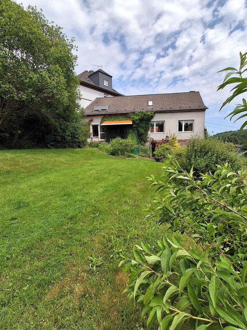 Predaj domu 290 m², pozemok 2.300 m², Witten, Severné Porýnie - Westfálsko Predaj domu 290 m², pozemok 2.300 m², Witten, Severné Porýnie - Westfálsko