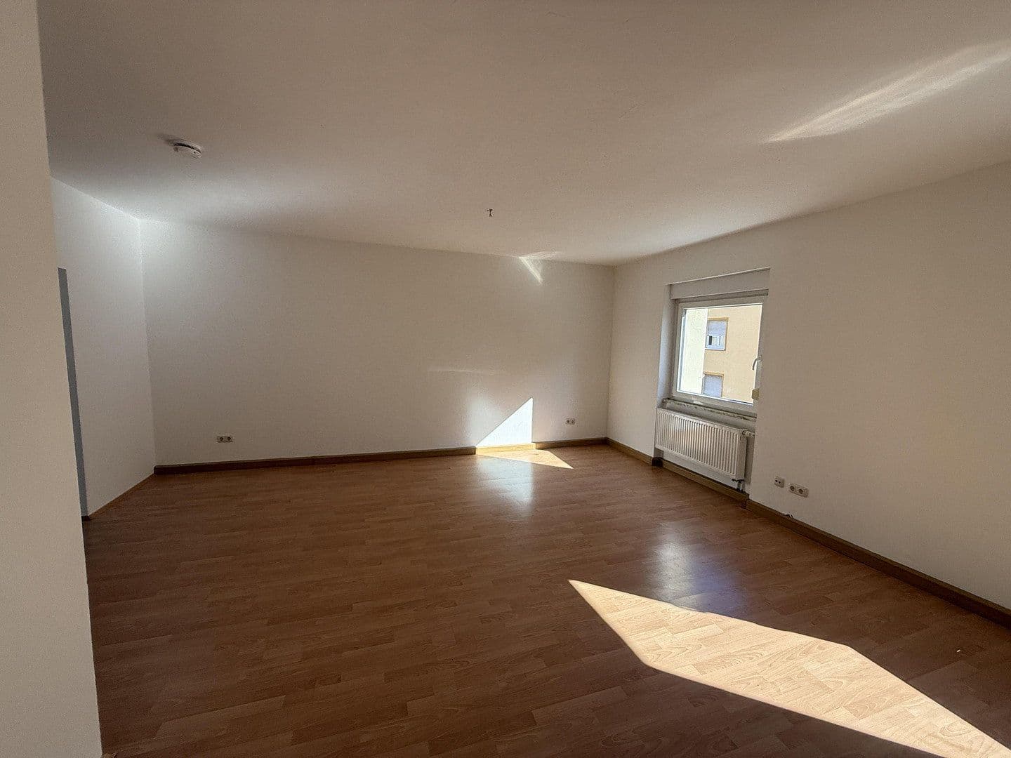 Prenájom bytu 4-izbový 140 m², Schweinfurt, Bavorsko Prenájom bytu 4-izbový 140 m², Schweinfurt, Bavorsko